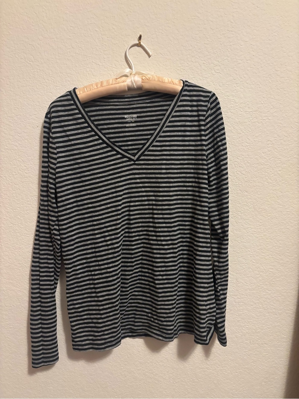Mossimo Supply Co. Black & Gray Striped V-Neck Long Sleeve Top